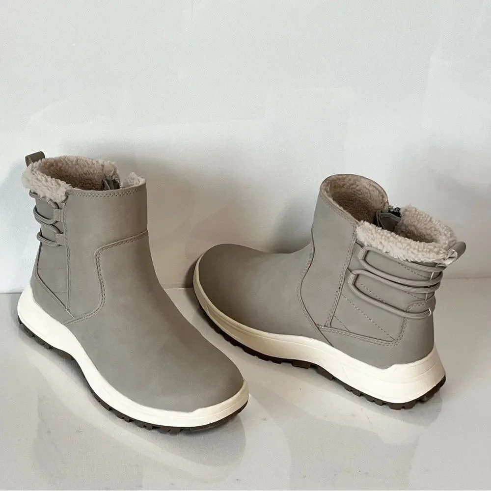 Khombu Sarah Water Repellent Ankle Boots